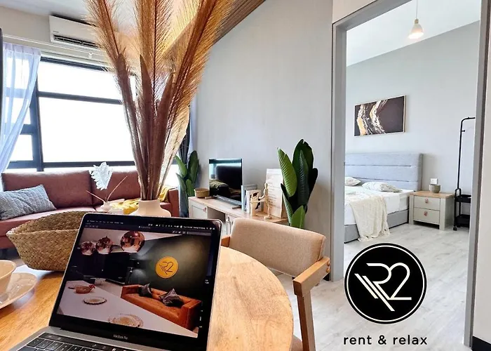 Sea&Pool View Stunning Homestay, Wifi, Netflix Near Malls, Jetty, Convenient Stores