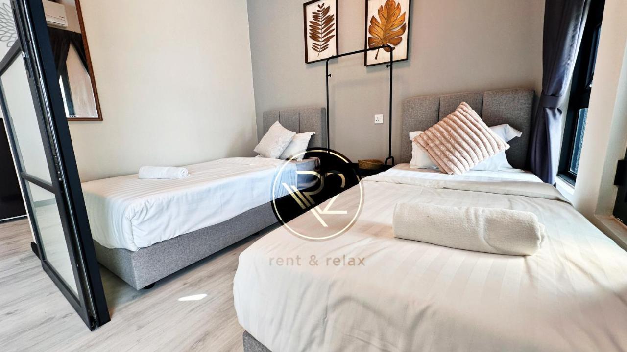 Apartment Sea&pool View Stunning Homestay, Wifi, Netflix Near Malls, Jetty, Convenient Stores *