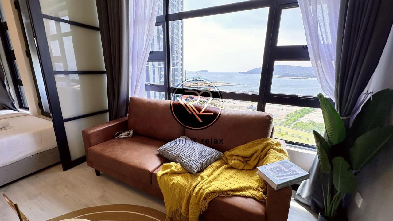 Sea&pool View Stunning Homestay, Wifi, Netflix Near Malls, Jetty, Convenient Stores * Kota Kinabalu